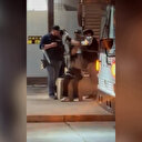 ABD polisi Arizona Eyalet Üniversitesindeki Filistin gösterilerinde bir öğrencinin başörtüsünü zorla çıkardı