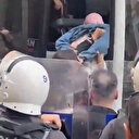 Taksim'de İsrail ile ticarete tepki gösteren gruba müdahale eden polislerden ikisi açığa alındı