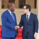 Le chef de la diplomatie française achève sa première tournée africaine en Côte d'Ivoire