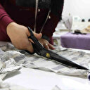 Kullanılmayan kıyafetleri çocuk elbiselerine dönüştürdü: Tüm bölgeye örnek oldu