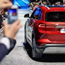 Alman dergi TOGG'a övgüler dizdi: Dört dörtlük elektrikli bir araç! Skoda ve Volkwagen ile rahatlıkla başa çıkabilir