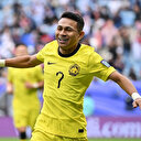 Malaisie: le footballeur aspergé d'acide "réagit bien" après une greffe