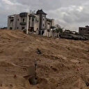 Kassam mücahidi işgalcilere birkaç metre mesafedeki tankın gövdesine patlayıcı yerleştirdi