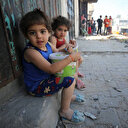 Kursaklarından sıcak yemek geçti: Gazze'deki yardım kuruluşları okula sığınanların yanına koştu