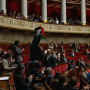 France: Le député LFI Sébastien Delogu exclu de l'Assemblée nationale pour 15 jours après avoir brandi un drapeau palestinien