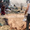 Katil İsrail Refah'tan Mevasi'ye geçen Filistinlilerin yaşadığı çadırları vurdu: Saldırıda en az 20 kişi şehit oldu