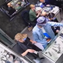 500 bin liralık ziynet eşyası çaldılar