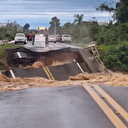 Brezilya'da şiddetli yağış köprüyü çökertti