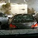 ABD'de çıkan hortum 70 işçinin bulunduğu depoyu saniyeler içinde yok etti