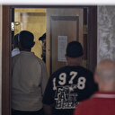 La police israélienne perquisitionne les bureaux d'Al Jazeera après la décision de fermer la chaîne