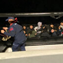 İzmir açıklarında 22 düzensiz göçmen yakalandı