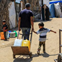 Distribution d'eau potable à Gaza par les organisations humanitaires