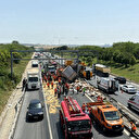TEM Otoyolu'nda korkunç kaza: Yol trafiğe kapatıldı yaralılar var