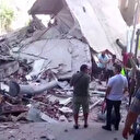 Küçükçekmece'de bina çöktü: Bir kişinin cansız bedenine ulaşıldı