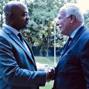 Filistin'den Kolombiya Cumhurbaşkanı Petro'ya 'devlet nişanı'