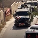 Siyonist İsrail askerleri yaralı Filistinliyi aracın kaputuna bağlayıp canlı kalkan yaptı