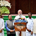 Inde: ouverture du Parlement après un revers électoral pour Modi