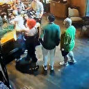 Beyoğlu'ndaki AVM'de tıp öğrencisi kıza saldırı kamerada: Başörtüsünü açıp küfür etti