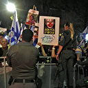 Des milliers de manifestants devant la résidence de Netanyahu exigent un accord d'échange de prisonniers