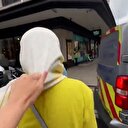 Londra'da kapalı gördüğü kadının başını zorla açtı