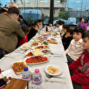 Türkiye: Un restaurateur nourrit 35 orphelins syriens gratuitement