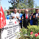 15 Temmuz kahramanı Şehit Ömer Halisdemir'in kabrinde ziyaretçi yoğunluğu