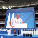 "Je vais donner ma vie pour ce club": Mbappé réalise "son rêve" et enflamme Madrid