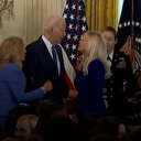 ABD Başkanı Joe Biden eşini başka kadınla karıştırdı