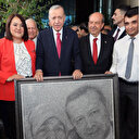 Cumhurbaşkanı Erdoğan'a KKTC'de duygulandıran hediye