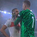 Merih Demiral'dan Mert Günok'a: Nasıl çıkardın?