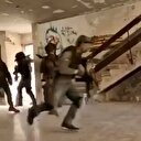 Korkak İsrail askerleri fareden korkup arkalarına bakmadan kaçtı