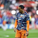 Virgil van Dijk milli oyuncuyu öve öve bitiremedi