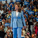 Kamala Harris mitingde slogan atan Filistin destekçilerine: Şimdi ateşkes zamanı