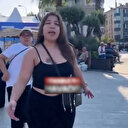 Başörtüsüne küfürler ederek saldırdı: Metroda saldırgan kadın dehşeti