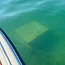 İznik Gölü'nde merak uyandıran cisim: Teknesiyle gezen bir vatandaş buldu