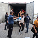 Kırklareli'nde 'dur' ihtarına uymayan kamyonette 32 kaçak göçmen yakalandı