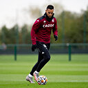 Anwar El Ghazi gönülleri fethetti! Gazzeli çocuklar için anlamlı bağış