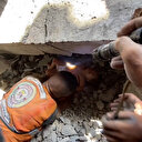 Gazzeli bebek harabeye dönen evin enkazından tekbirler eşliğinde kurtarıldı