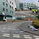 İngiltere'deki aşırı sağcılar sığınmacıların kaldığı oteli yakmaya çalıştı: Otel çevresinde temizlik sürüyor