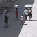 Şanlıurfa'da sahipsiz köpek küçük çocukları sokaktan geçirmedi: Defalarca saldırdı