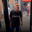 İngiltere'de ırkçı bir kişi Müslüman otobüs şoförüne saldırdı