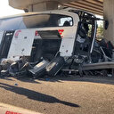 Yolcu otobüsü köprü ayağına çarptı