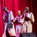 En Ouganda, "les fous chantants" jouent le jeu de l'humour face au régime