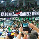 Skandal pankarta sert tepki