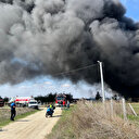 Tekirdağ'daki fabrika yangını kontrol altına alındı: Mahalleli yangın bölgesine ayran taşıdı