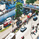 Otomobil alt geçide düştü: 3 ölü