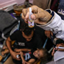 Gazze'de aşı kampanyasında ikinci gün: 159 bin çocuk aşılandı