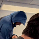 Efsane Müslüman dövüşçü Khabib Nurmagomedov uçaktan indirildi