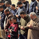 Gazzeliler cuma namazını El-Ehli Baptist Hastanesi avlusunda kıldı