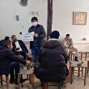 Diyarbakır’da bir vatandaş ırkçı Ümit Özdağ tutuklanınca tulumba dağıttı